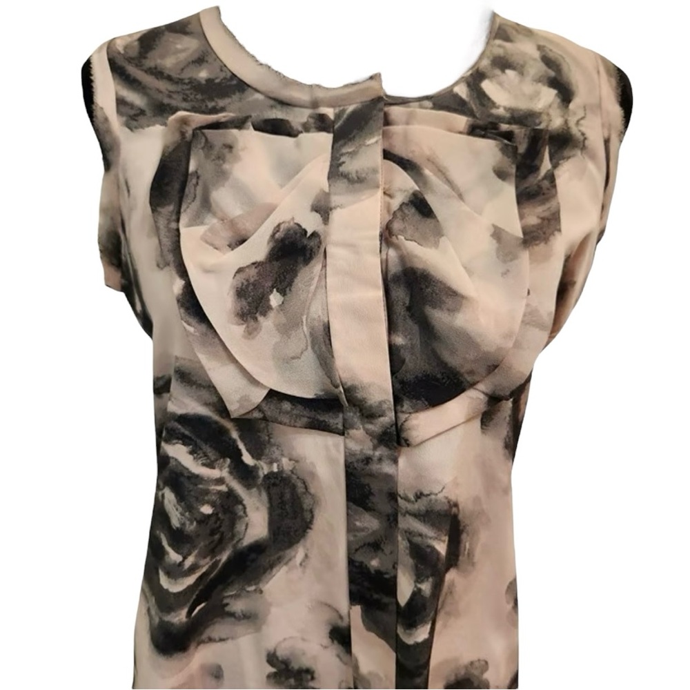 Simply Vera Wang Raw Edged Mauve Color Pattern Sleeveless V Neck Blouse Size 10